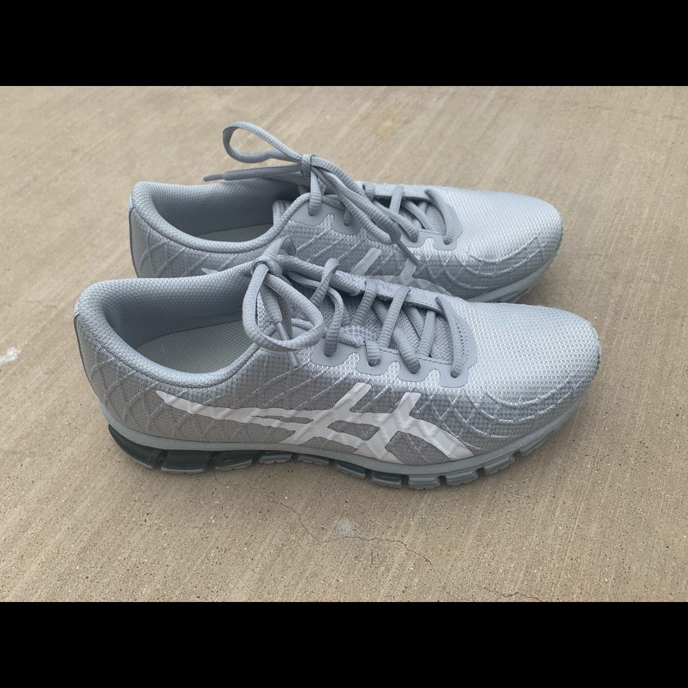 Women’s ASICS running shoes size 8. NEW